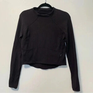 Lululemon  black cropped sweater